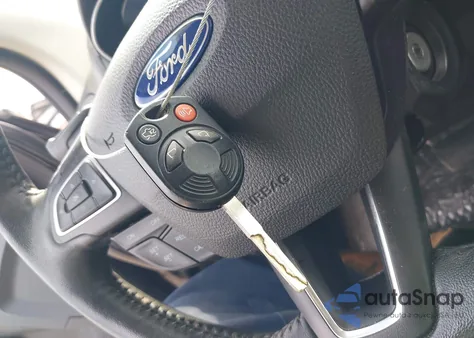 2015 Ford Focus Se z USA, uszkodzony, nr VIN 1FADP3K27FL285774